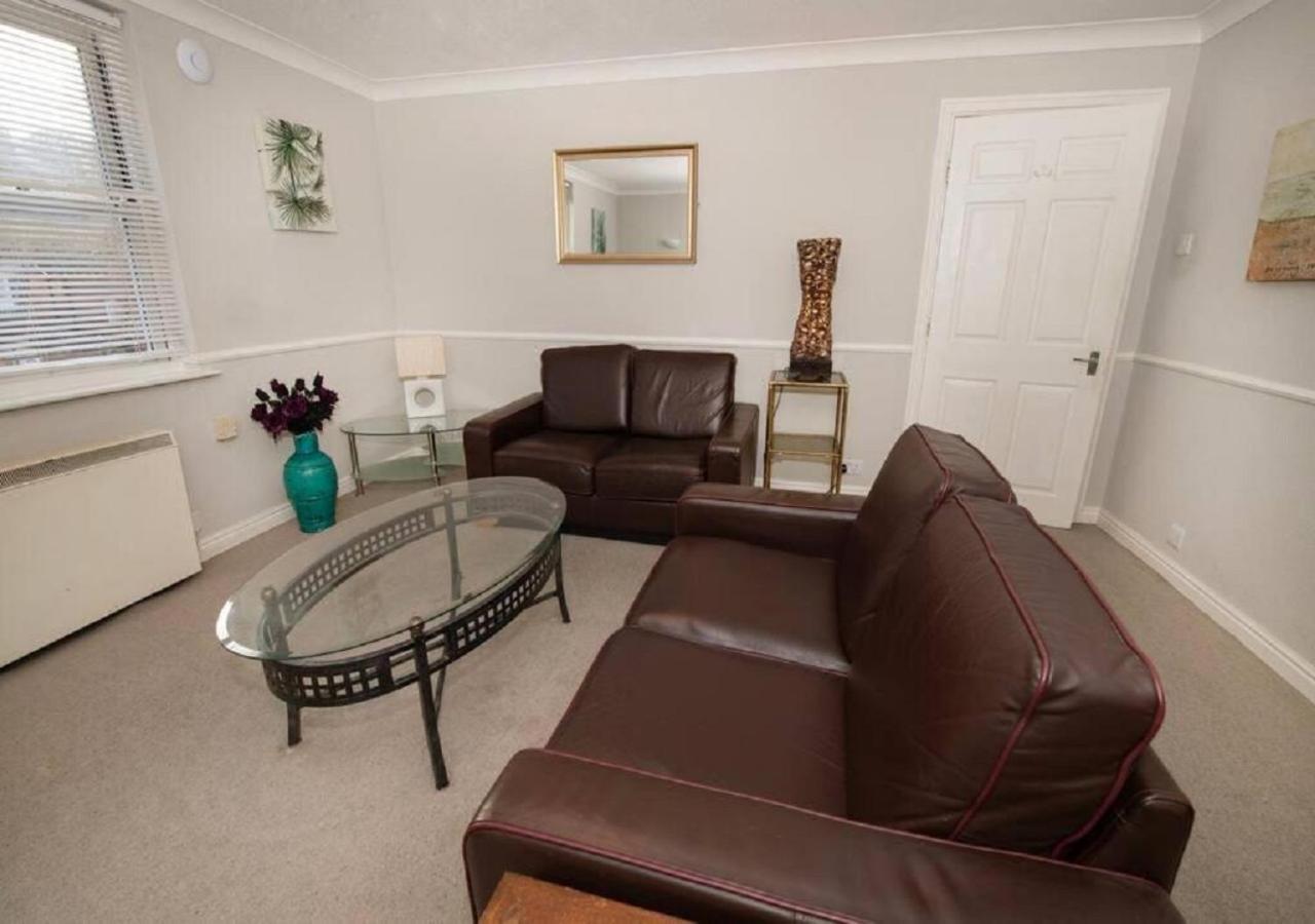 Cormorant - Beautiful 2 Bed Apartment With Sea Views Old Town Скарбъро Екстериор снимка