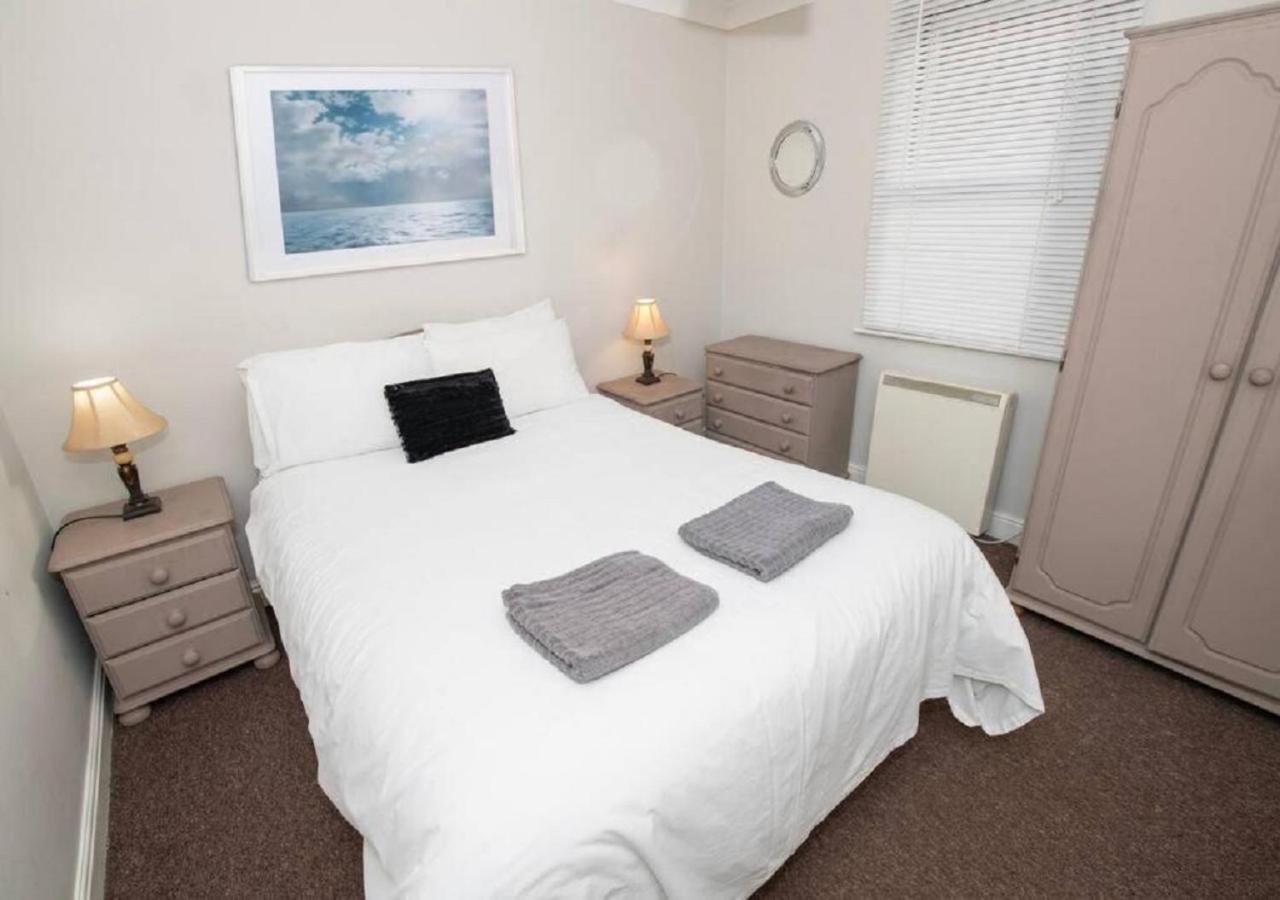 Cormorant - Beautiful 2 Bed Apartment With Sea Views Old Town Скарбъро Екстериор снимка